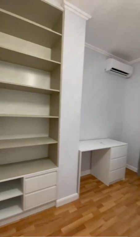 Jepet  me qera apartament  2 +1+2  Kristal centërr