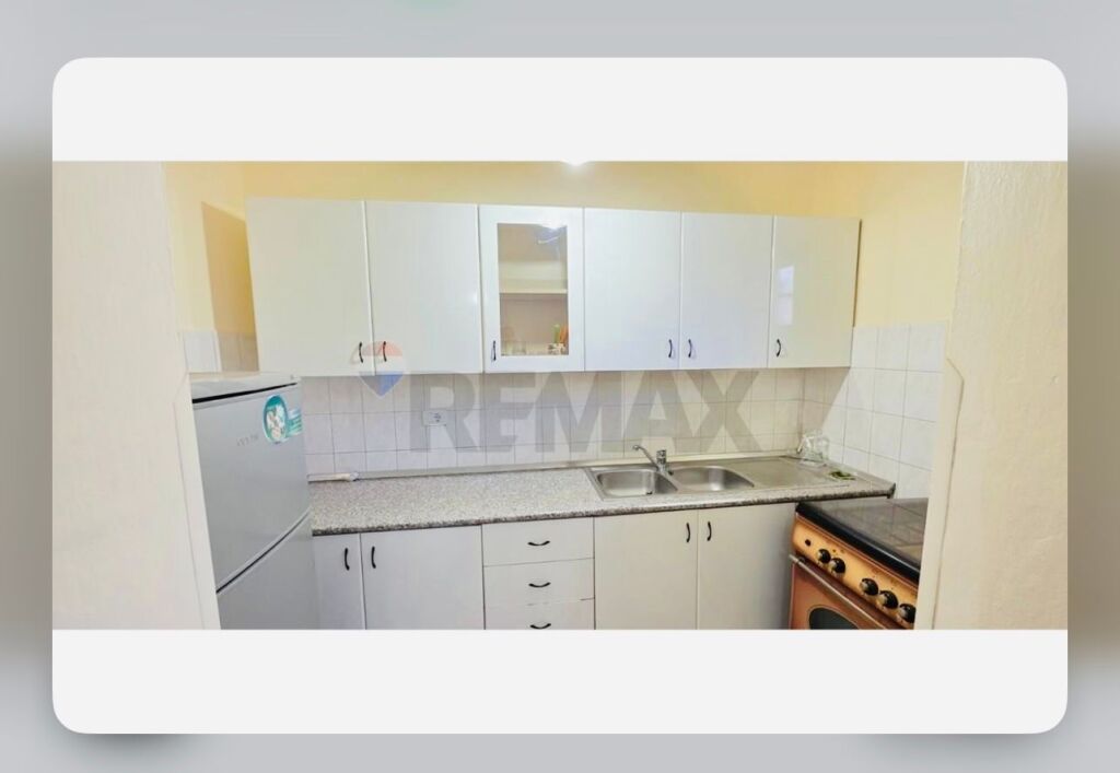 🏡 Apartament 3+1 me Qira tek Rruga e Barrikadave