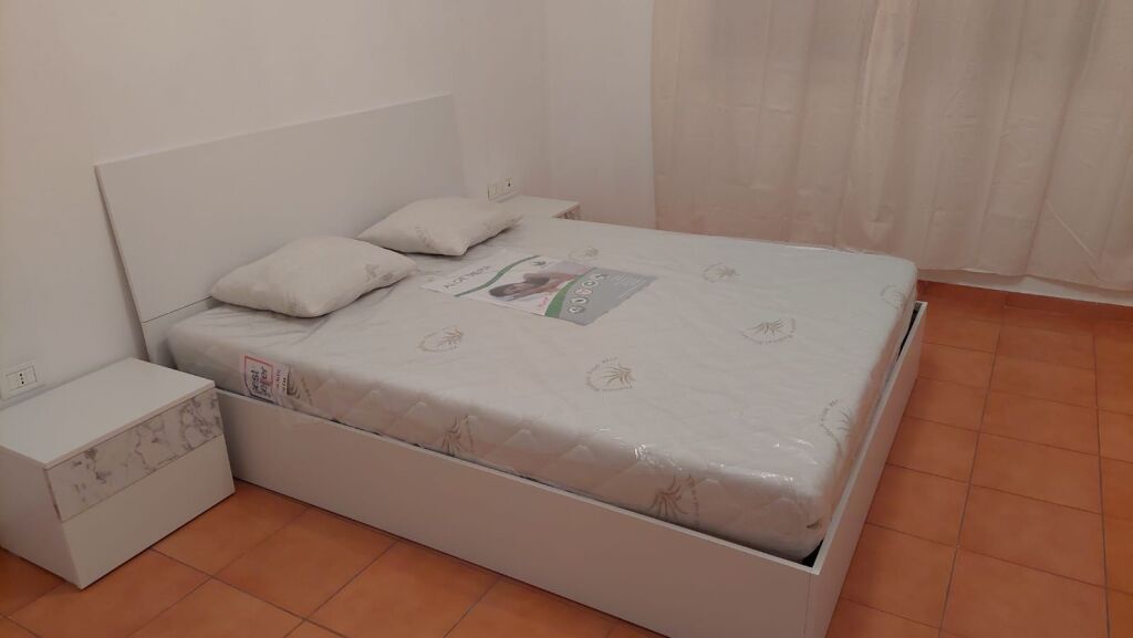 Astir, Complesso Fratari affitta appartamento, 2+1+2, arredato. 45,000Leke