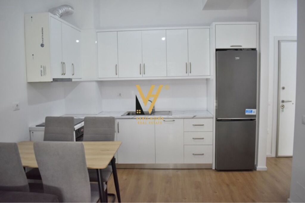 JEPET APARTAMENT 1+1+BLK ME QERA TE ALI DEMI 40.000 LEKE
