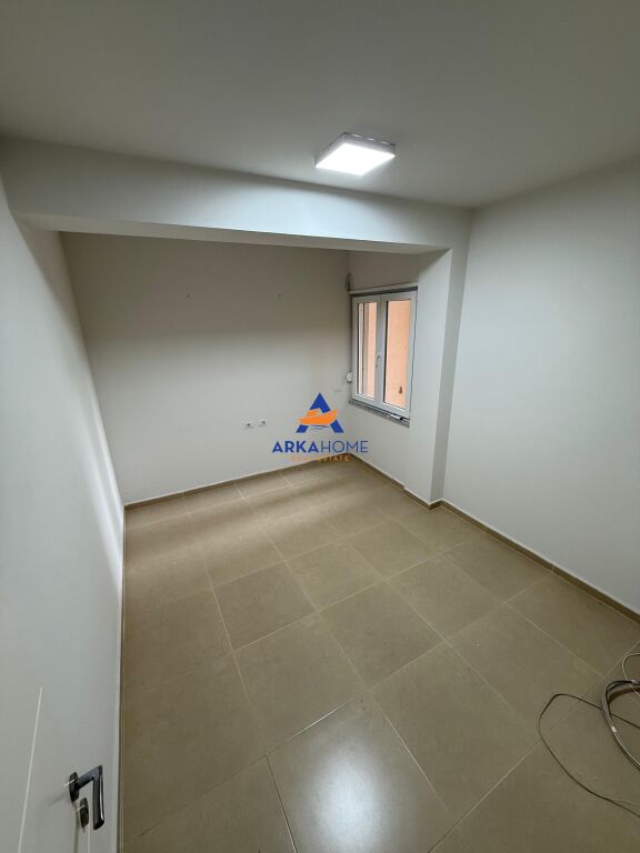 OFFICE FOR RENT 93M2 "KOSOVARVE STREET, NEAR CONAD" 1000 EURO