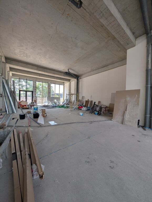 Premises for rent at the former Eagle Square near Lavender hospital !