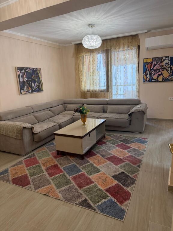 Shitet apartament 1+1+ballkon