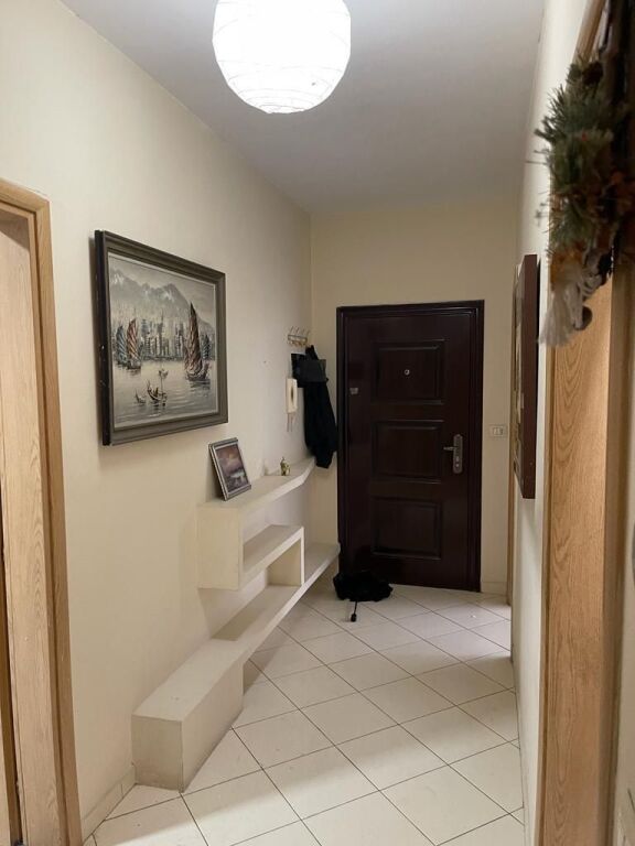 Apartament 2+1+2 + Ballkon me qira – Rruga Teodor Keko, Astir !