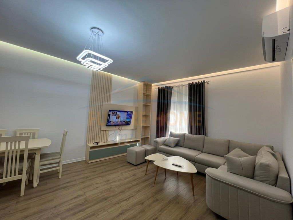 Affitto, Appartamento 2+1, Residenza Porta Nuova Tirana, Tirana.