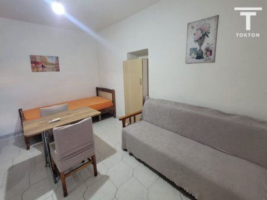 QIRA, GARSONIERE , TEK SHKOLLA "XHEMZI DELLI" , TIRANE