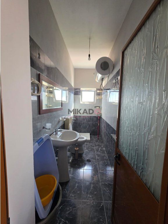 Apartament 1+1 me qira – pranë Spitalit Amerikan 3 !