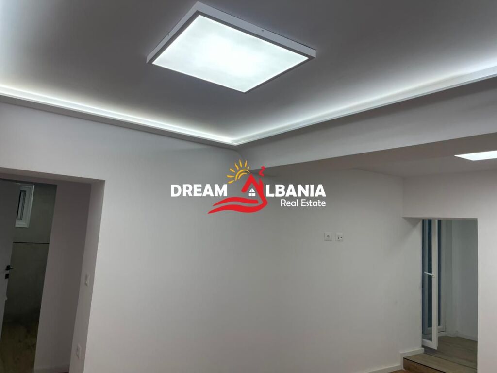 Jepet Ambient Biznesi ne zonen e Brrylit prane Maternitetit te Ri (ID 42611555)