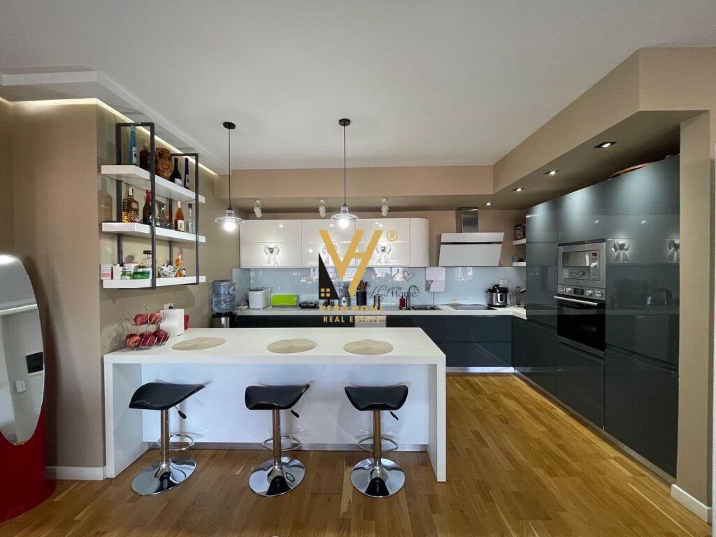 VENDESI APPARTAMENTO 3+1+2+BLK PRESSO IL GIARDINO BOTANICO 360.000 EURO
