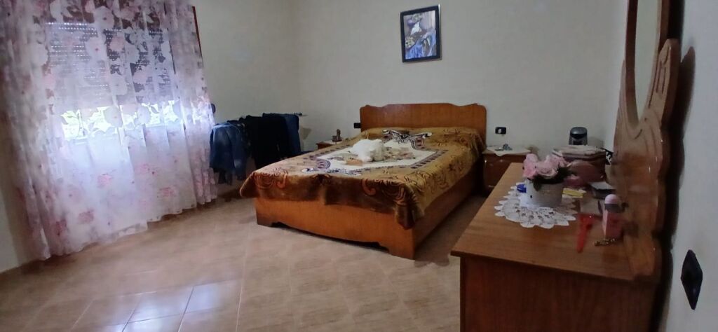 Casa privata 2+1, in affitto  Bishti Kalldremit, Vlore