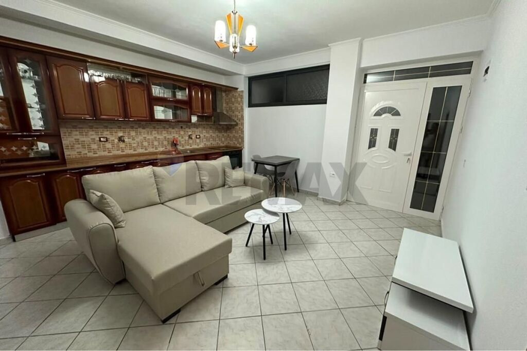 Apartment 2+1 for Rent Ali Shefqeti Street