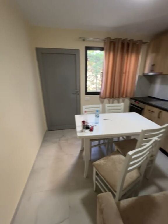 Affitto | Apartament 1 + 1 | Shkolla e bashkuar 350 €/mese