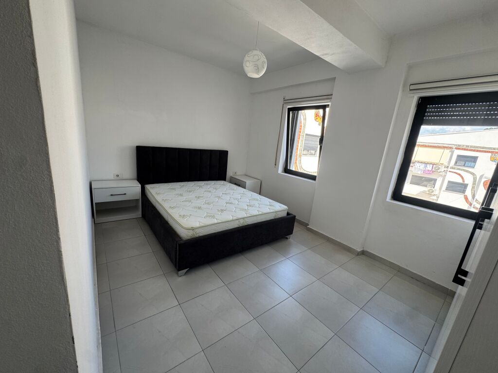 JEPET APARTAMENT 1+1 ME QERA KODRA DIELLIT 2