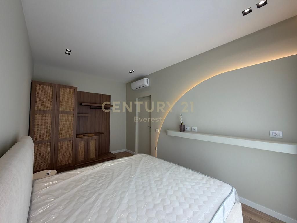 Apartament luksoz 1+1 per qira tek Rruga e Barrikadave