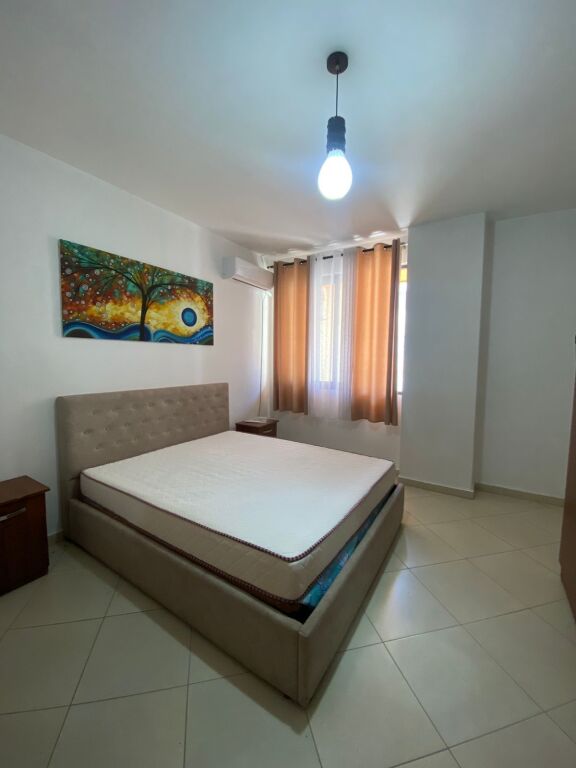 Jepet Me Qera Apartament 1+1+1 Ballkon