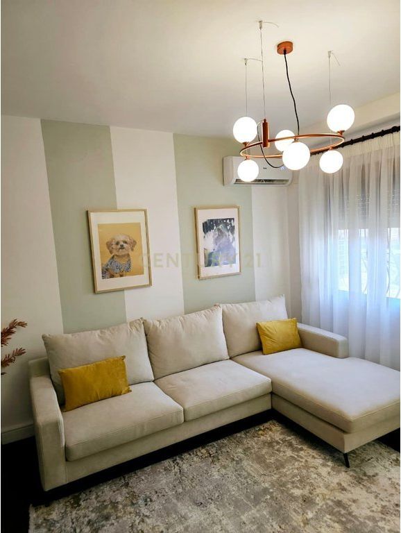 Apartament te Sheshi Skenderbej per shitje!