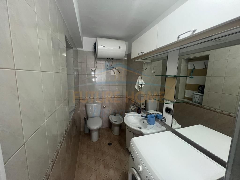 Shitet, Apartament 2+1, Ali Demi, Tiranë.
