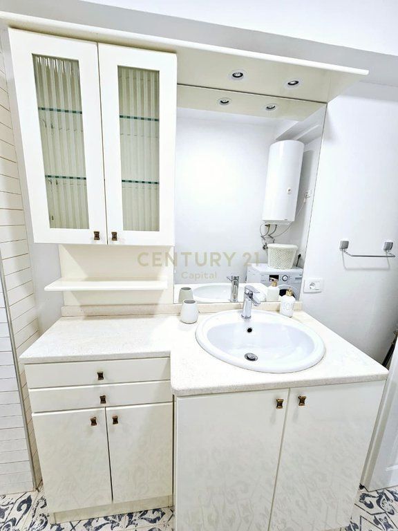Apartament te Sheshi Skenderbej per shitje!CAPITAL142570