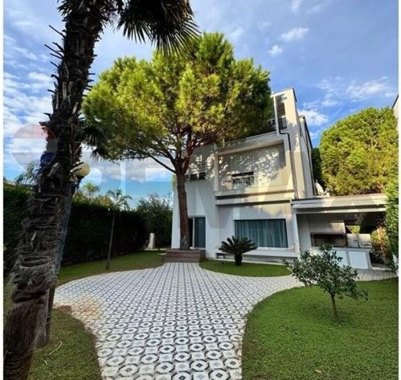 Vilë - Për Shitje - Gjiri i Lalzit, Durrës!!!  ID: 530491001-605