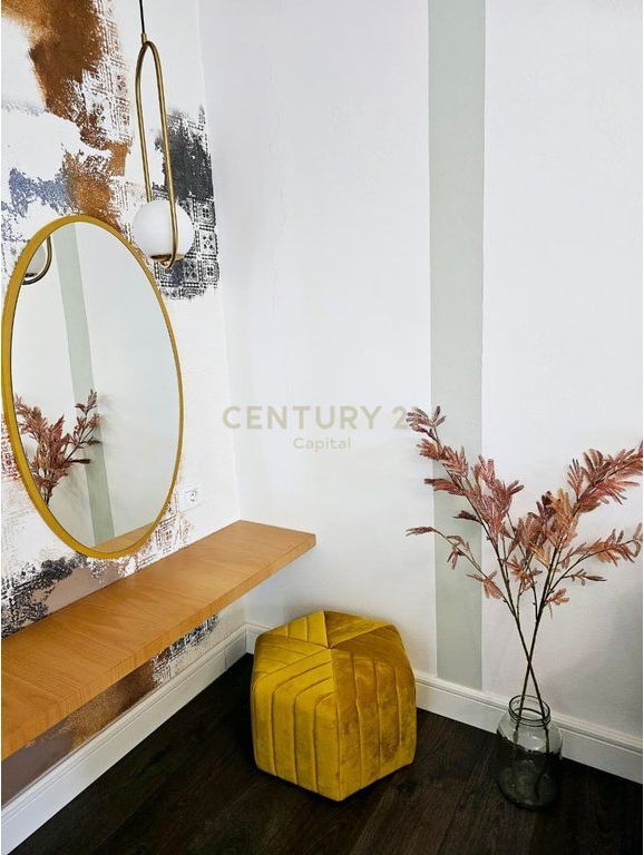 Apartament te Sheshi Skenderbej per shitje!CAPITAL142570