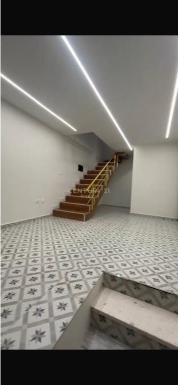 Duplex unit for sale on floors 0 and 1 at Golden Park in Selite 98,000 €