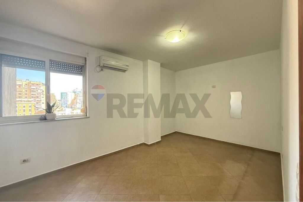 Apartament me qira 3+1+2 te Pazari i Ri