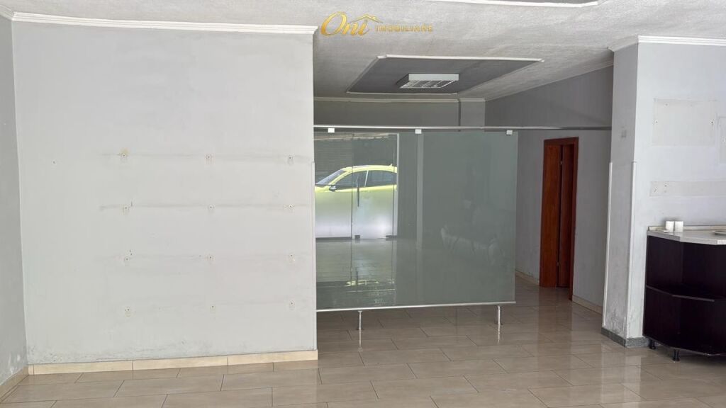 SHOP FOR RENT 60M2 WILLSON SQUARE