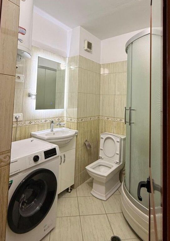 📌Shitet Apartament 1+1 – Rruga Ali Demi (pranë Tregut të Ri Elektrik)