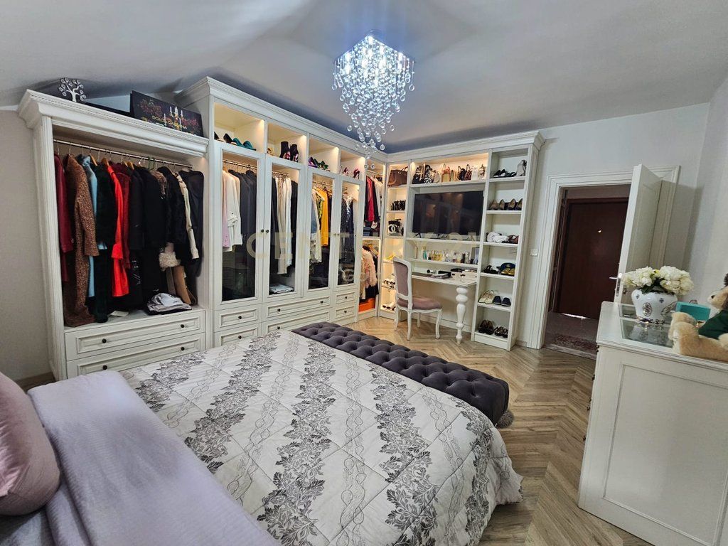 2+1 apartment for sale near Deshmoret E Lirise School, Blloku