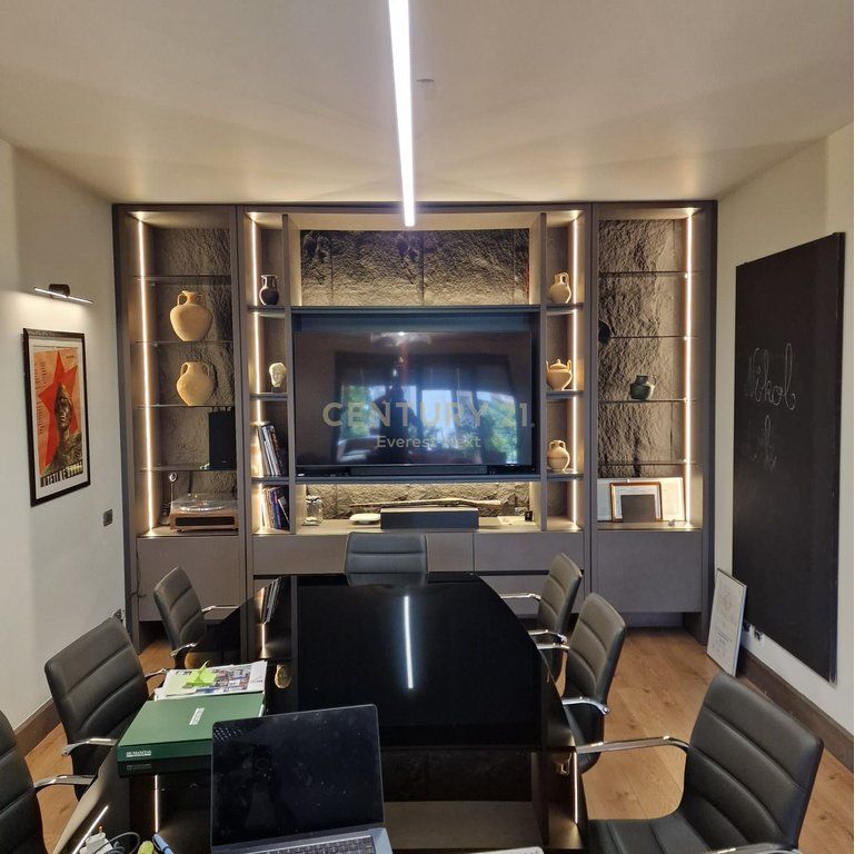 Office for Rent in Bllok!! 2,000 € /Month