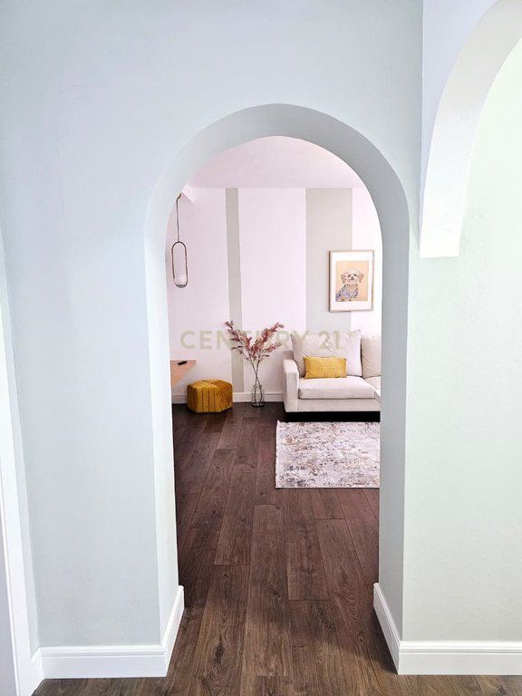 Apartament te Sheshi Skenderbej per shitje!CAPITAL142570
