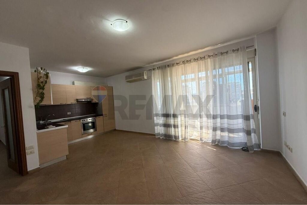 Apartament me qira 3+1+2 te Pazari i Ri