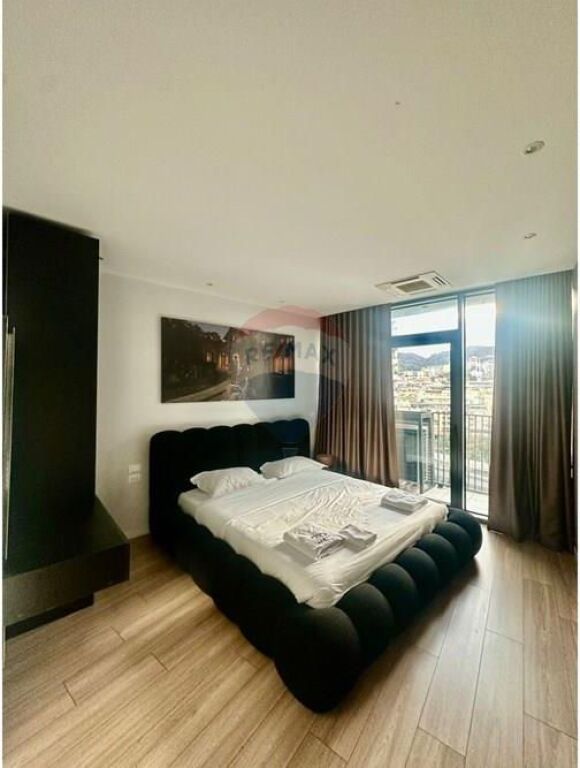 Apartment 2+1+2 for sale Lake View