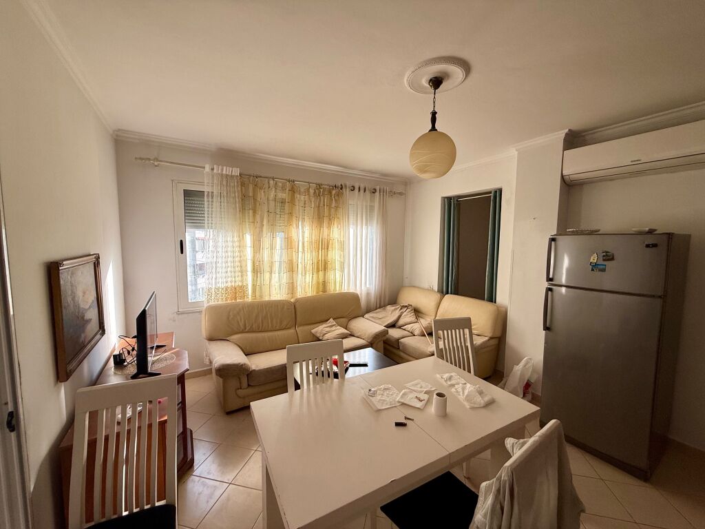 📣 VENDESI Appartamento 2+1 con Balcone 📍 Via Teleferico, Vicino al Market Aldi