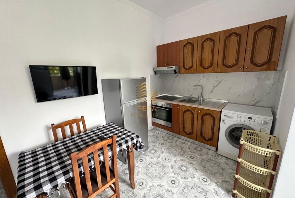 Rent, Private Entrance 1+1, Behind American 2 – Dibra Street, 40,000 Lek/month