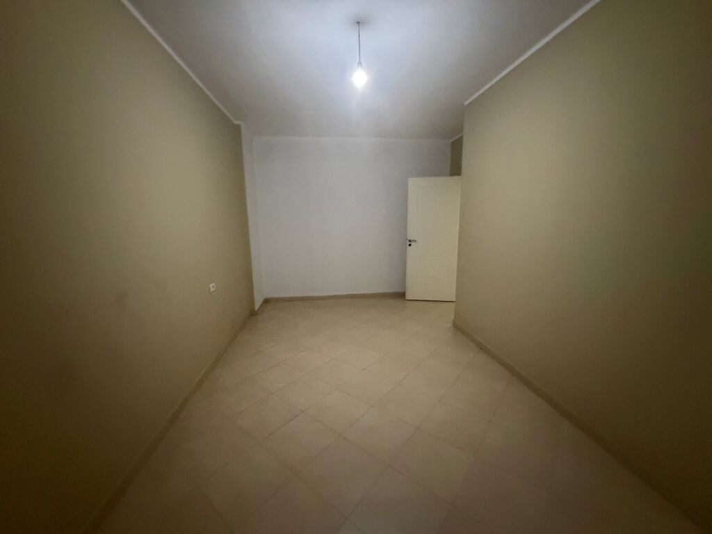 2+1, empty for residence or office, villa L Astir, 300 thousand lek