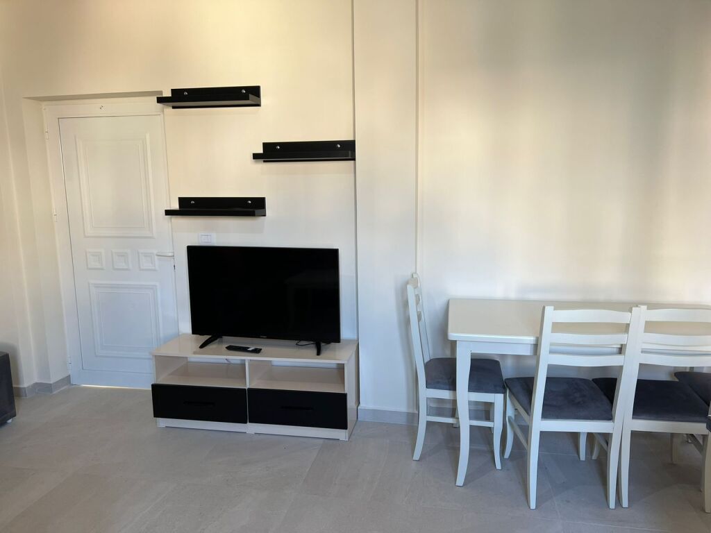 Rent | Apartament 1 + 1 | QSUT | 400 €/month