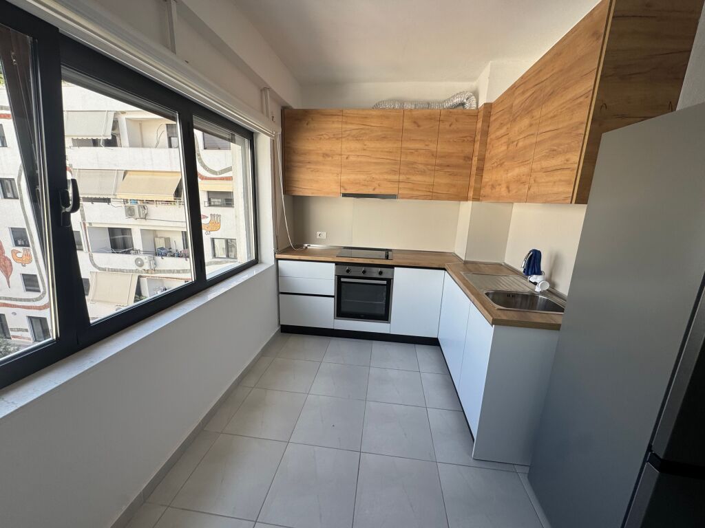 JEPET APARTAMENT 1+1 ME QERA KODRA DIELLIT 2