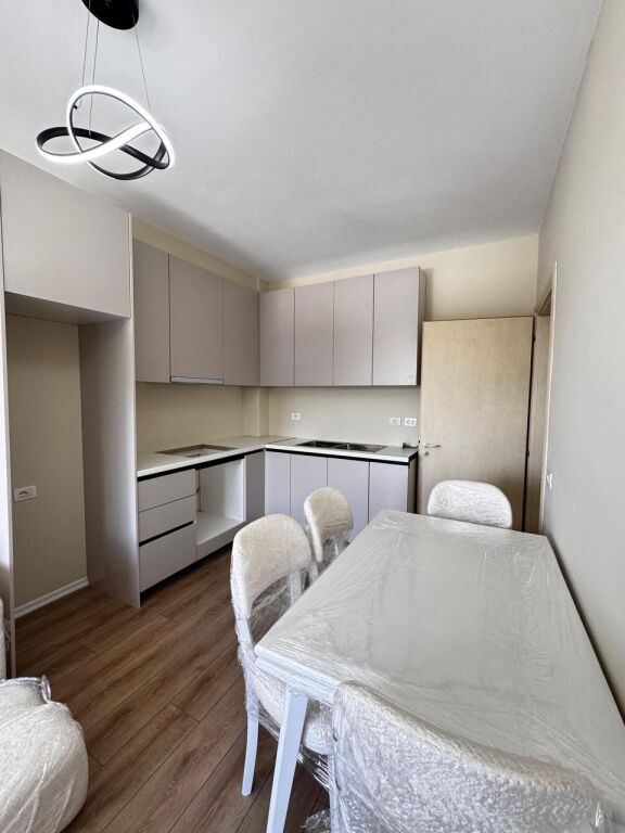Apartament 2+1 per shitje tek Kompleksi Molla ne Astir.