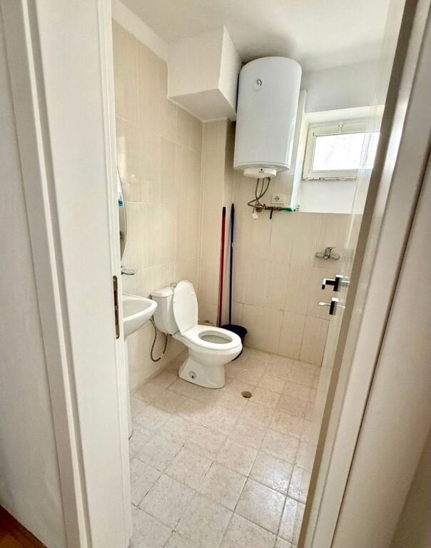 Apartament 1+1 me qira tek Rruga Bardhyl!