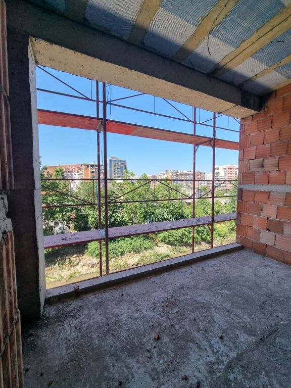 🏡 OKAZION PËR SHITJE – APARTAMENT 1+1 TEK REZIDENCA RIVER SIDE  📍