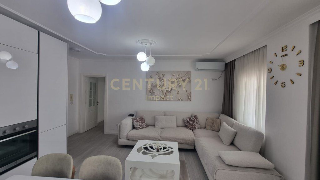 Apartment 2+1 for rent in Tirana near Old Park 800 Euro