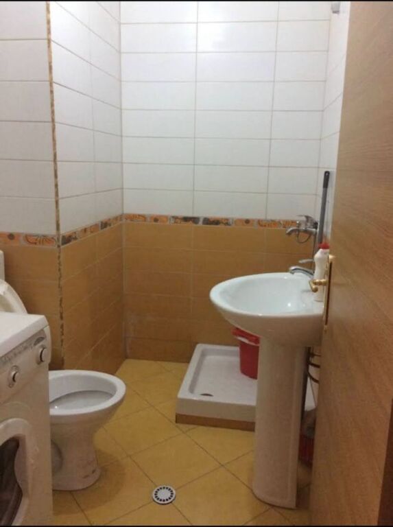 Jepet Me Qera Apartament 1+1+1 Ballkon