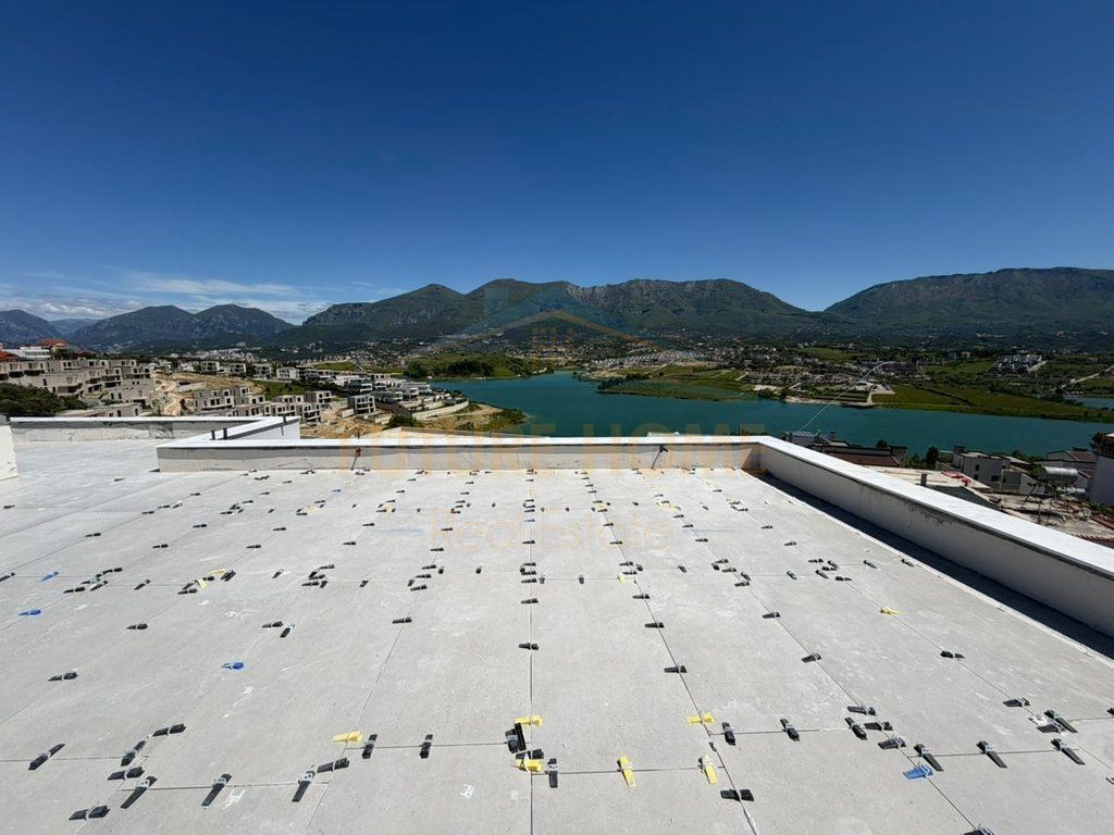 For sale, Apartment 3+1+Parking Space, Farke, Tirana.