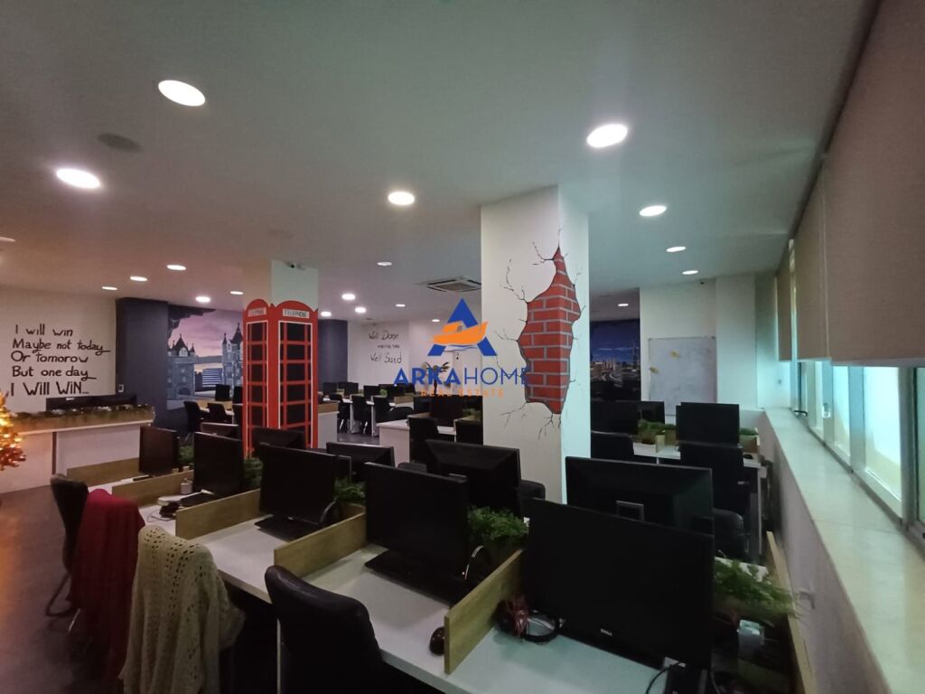 UFFICIO IN AFFITTO 200M2 "VICINO AL GLOBO, DI FRONTE A DELIJORGJI" 2500 EURO