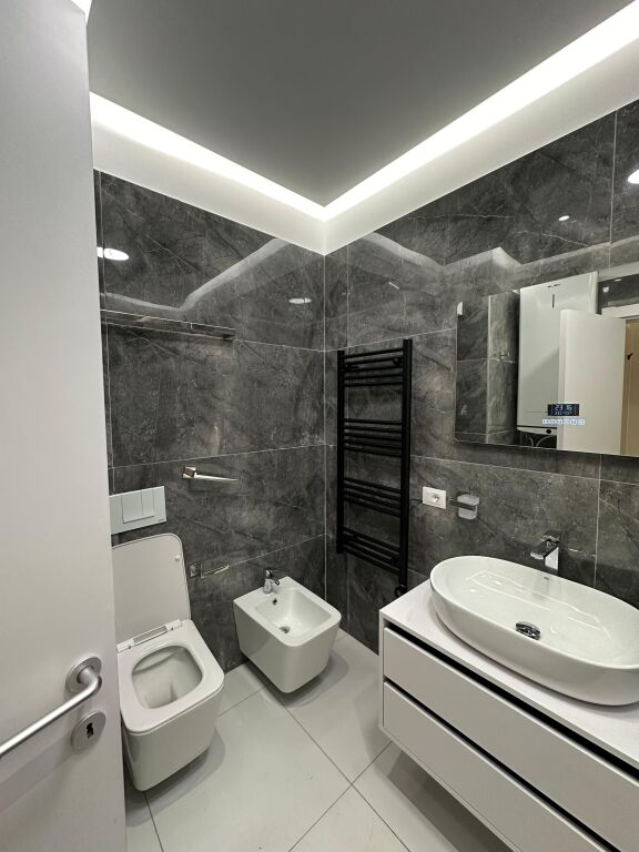 Apartament 3+1+2 per shitje ne Laprake