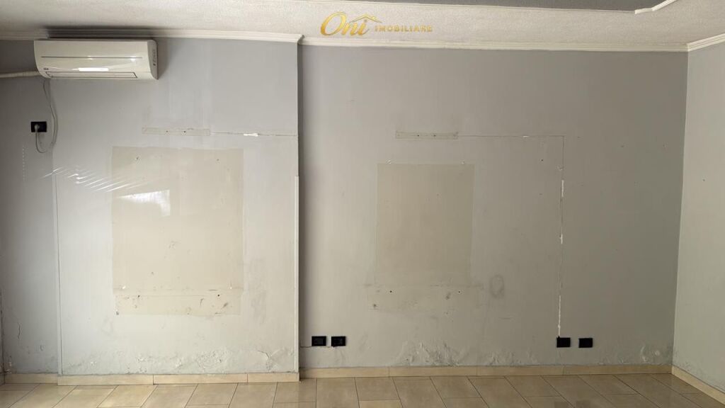SHOP FOR RENT 60M2 WILLSON SQUARE
