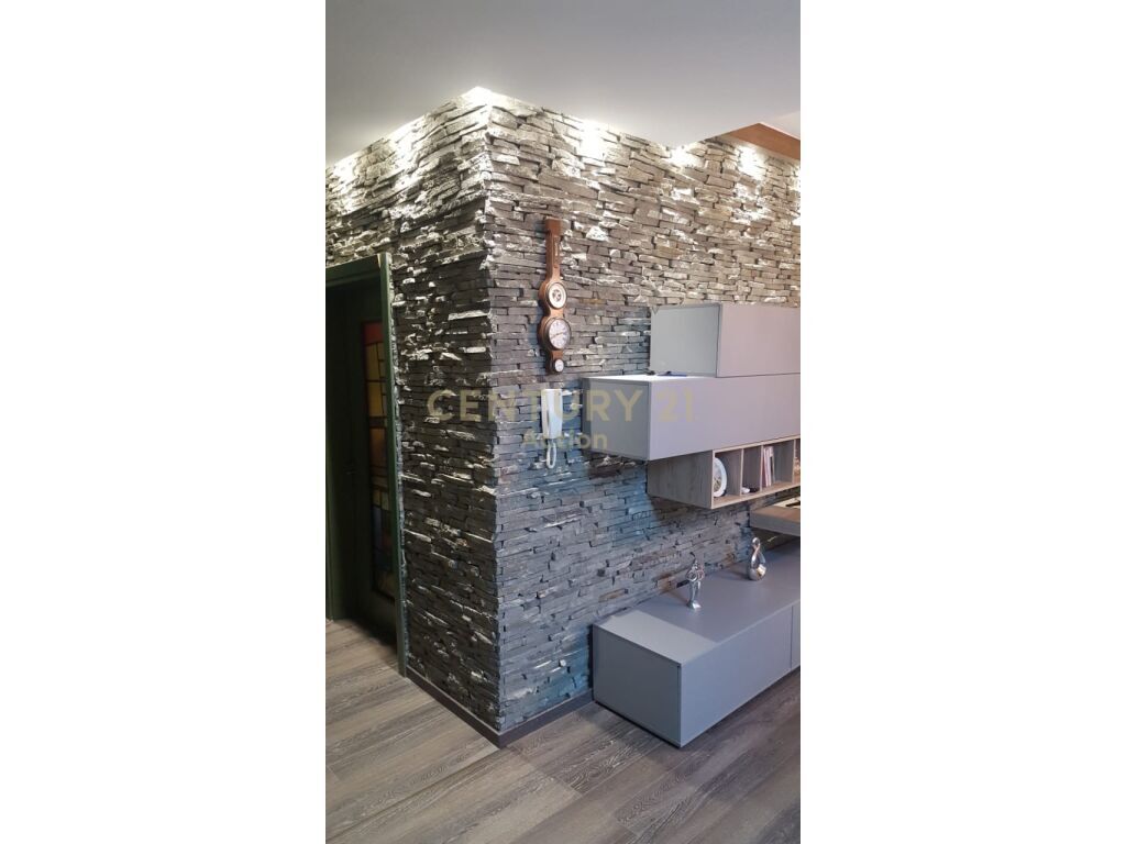 modern 2+1 apartment for rent at the end of Peti street near the dry lake
