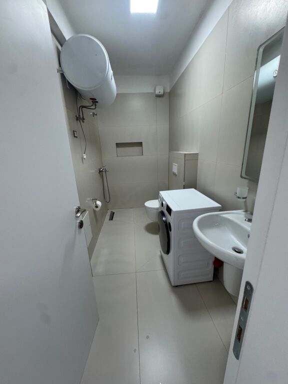 JEPET APARTAMENT 1+1 ME QERA KODRA DIELLIT 2