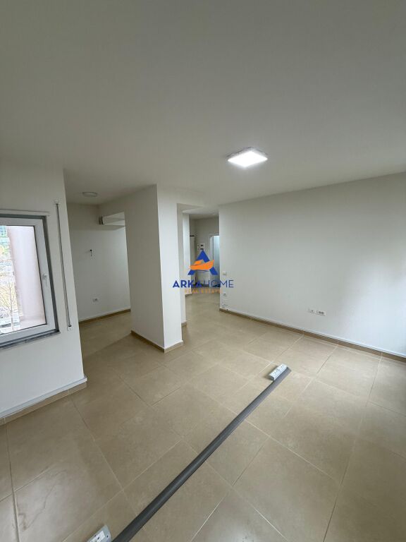OFFICE FOR RENT 93M2 "KOSOVARVE STREET, NEAR CONAD" 1000 EURO